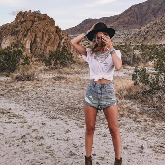 One Teaspoon high waisted bandits denim shorts size 28 new - Picture 2 of 3